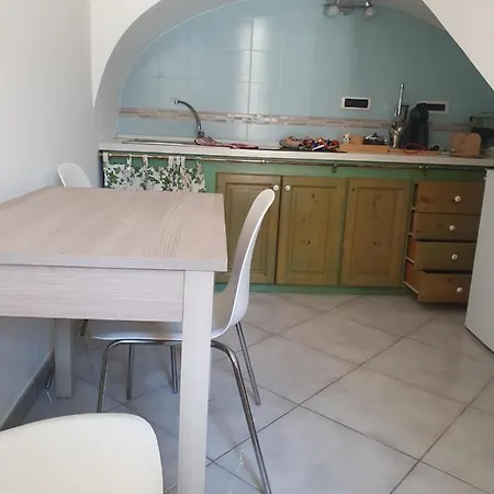 Domus Liberty Bed & Breakfast 4*